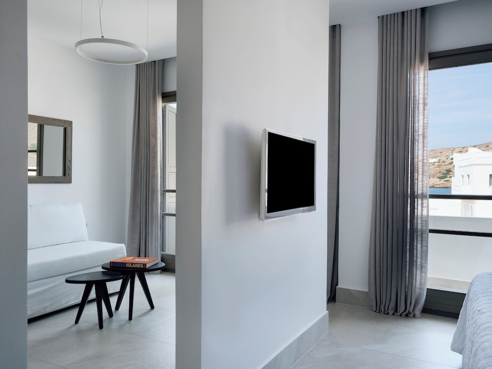 Acteon Hotel 35/52