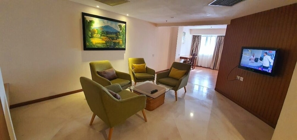 Margherita Plaza Hotel 38/63