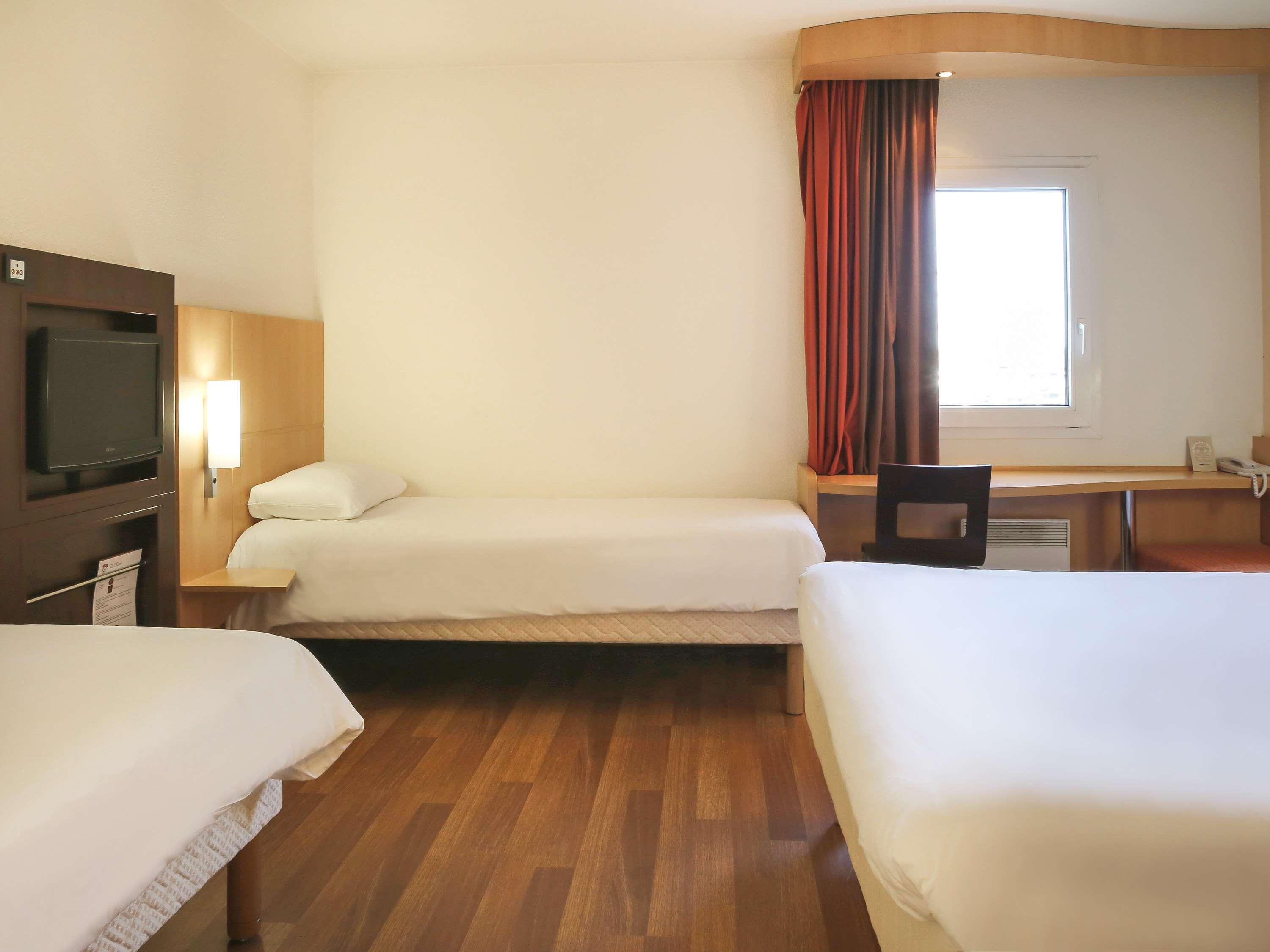 Ibis Bourg Jasseron Teyssonge 4/23