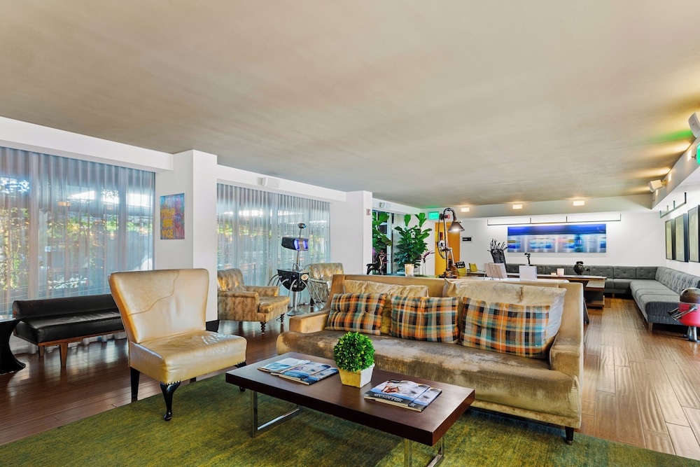 J House Greenwich 42/62