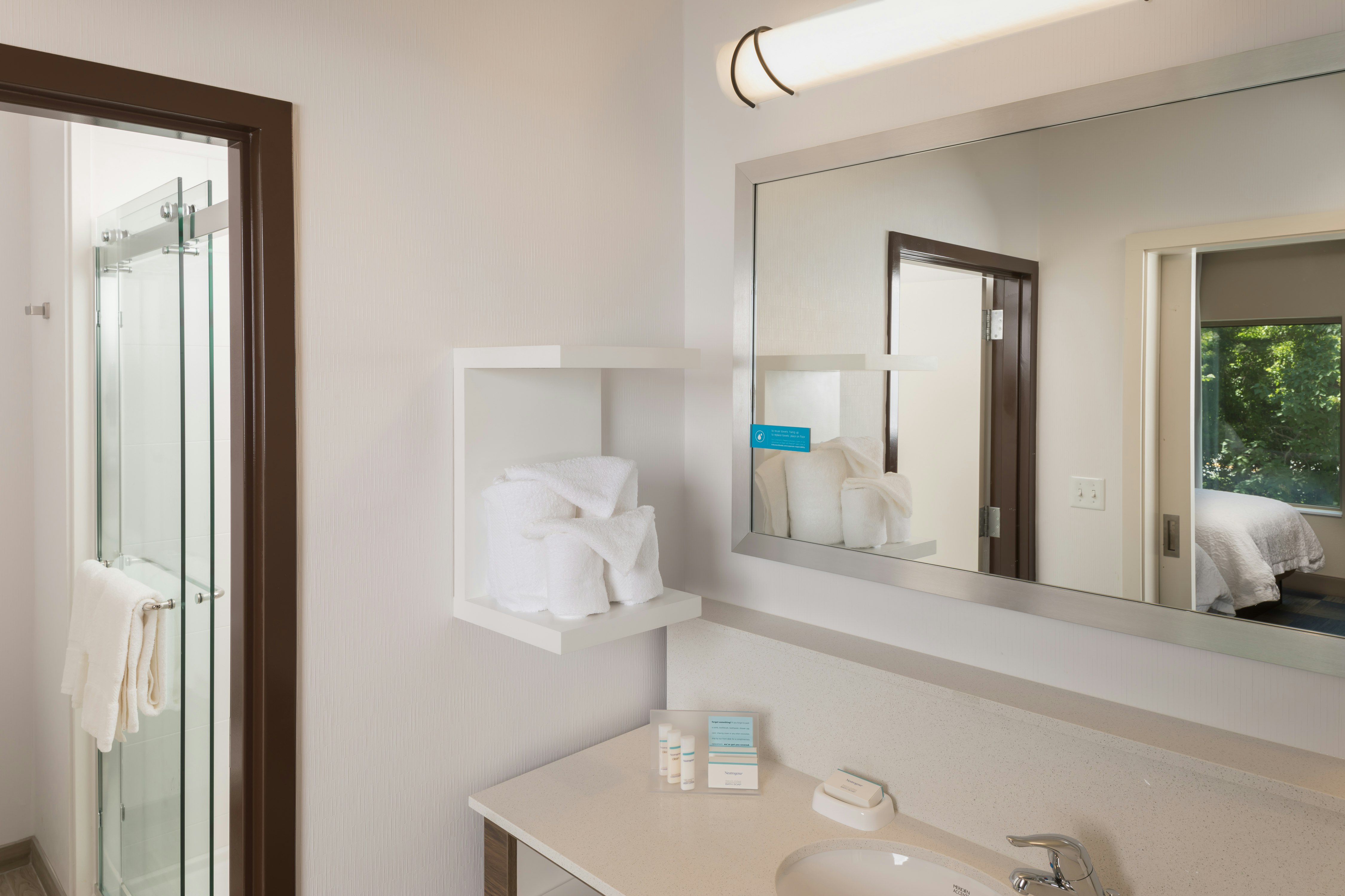 Hampton Inn Suites Asheville Biltmore Village 57/58