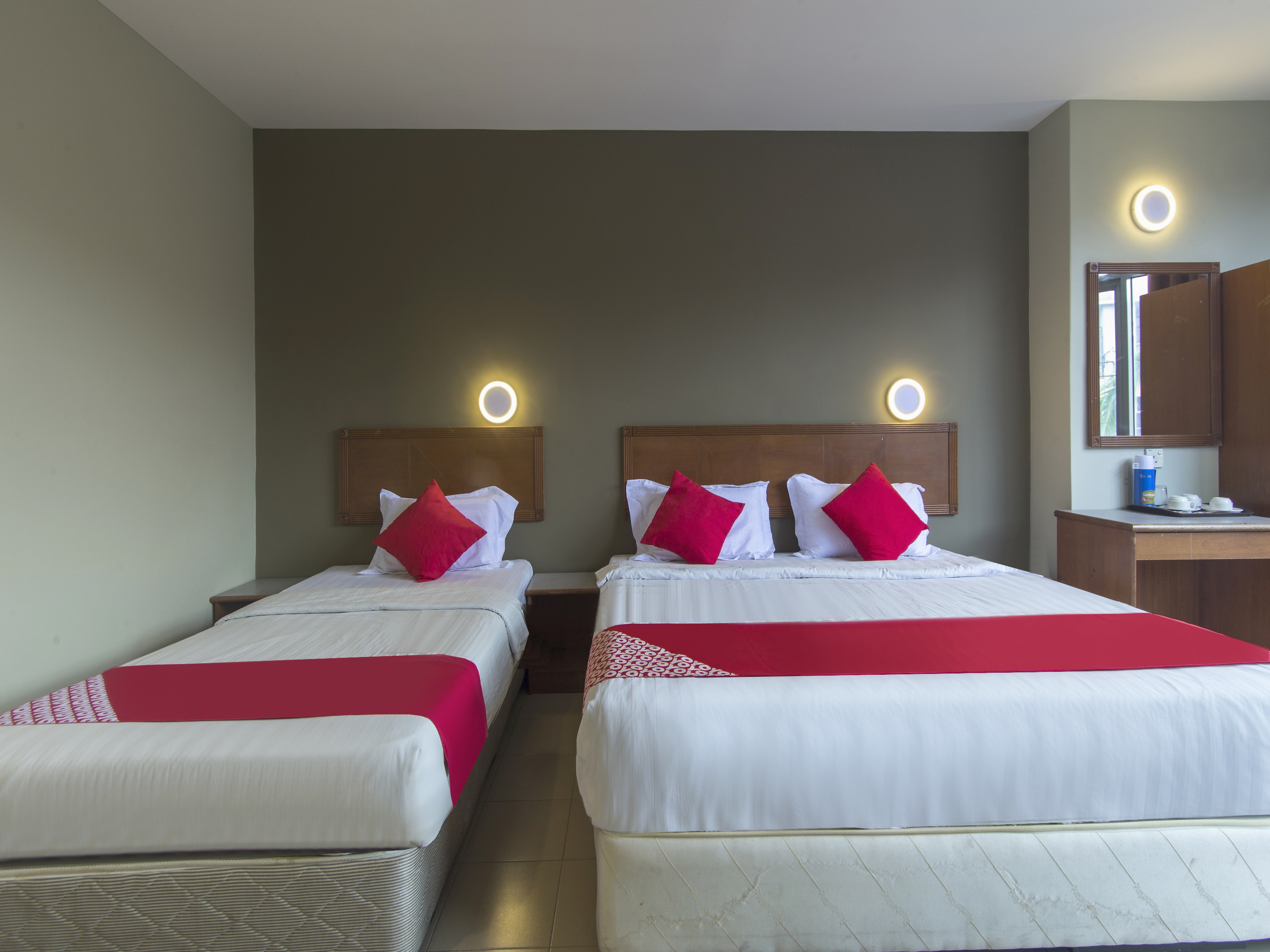 Super OYO 828 Comfort Hotel Shah Alam 12/28