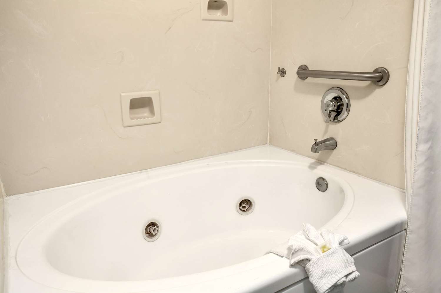 Days Inn by Wyndham Concord 24/25