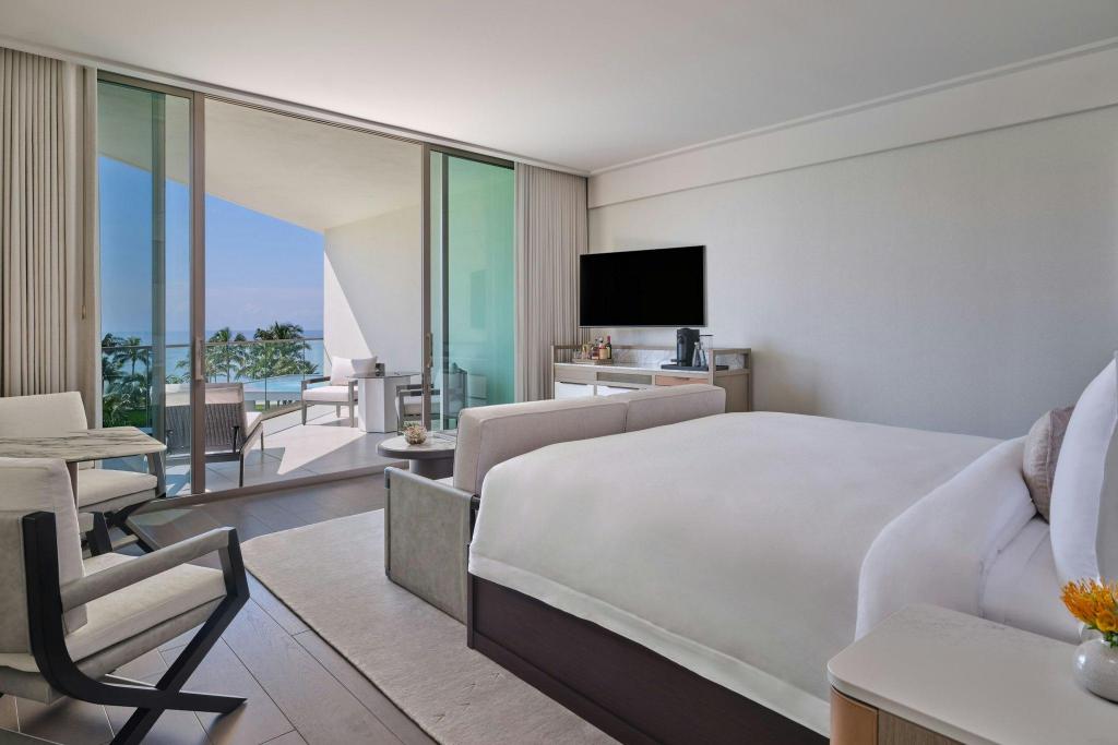 Grand, Guest Room, Deluxe, King Bed, Ocean View, Balcony