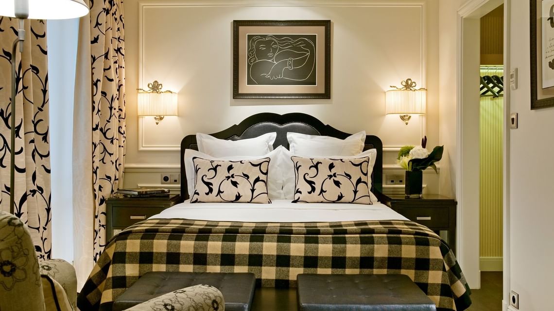 Room at Hotel Keppler, PARIS