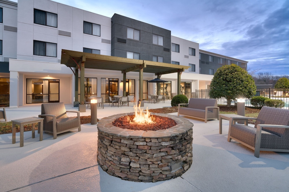 Courtyard Marriott Johnson City 8/59