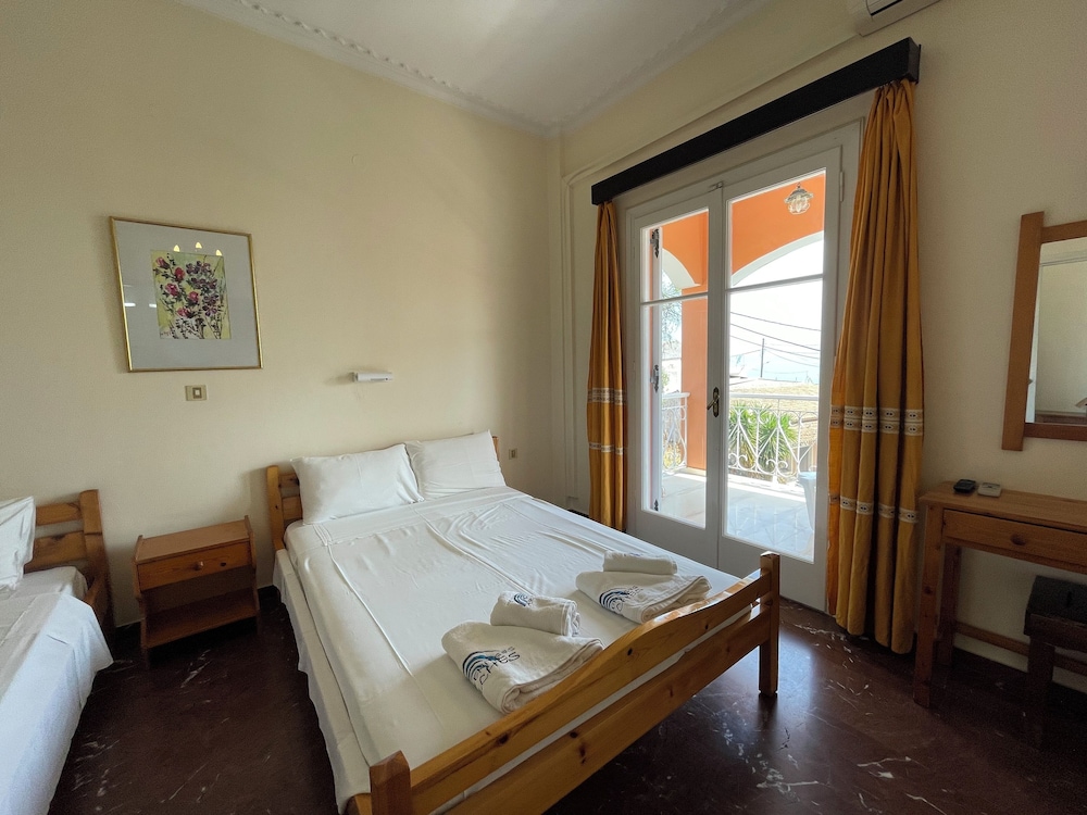 1 BEDROOM, FAMILY, STUDIO, PARTIAL SEA VIEW, BALCONY