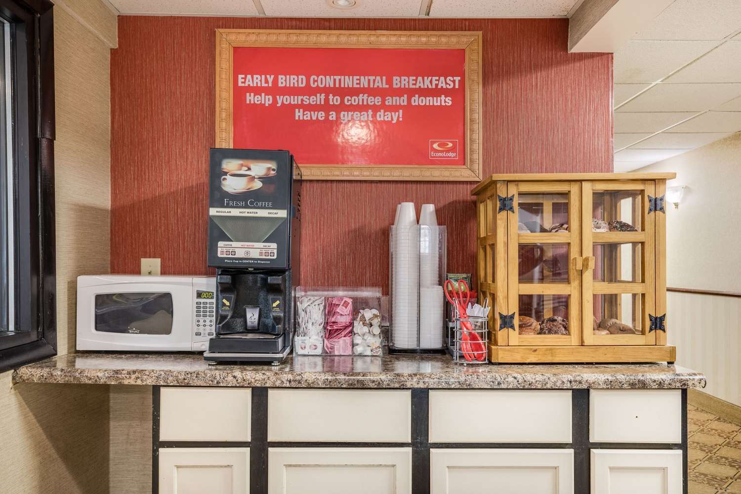 ECONO LODGE MILWAUKEE AIRPORT 4/25