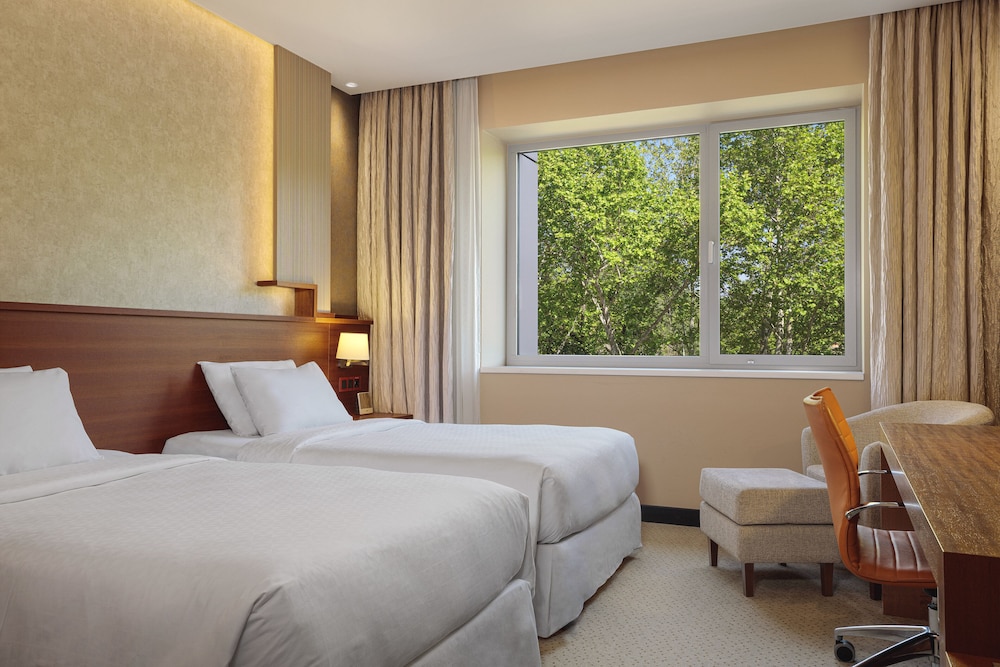 FOUR POINTS BY SHERATON KECSKEMET HOTEL & CONFERENCE CENTER 20/35
