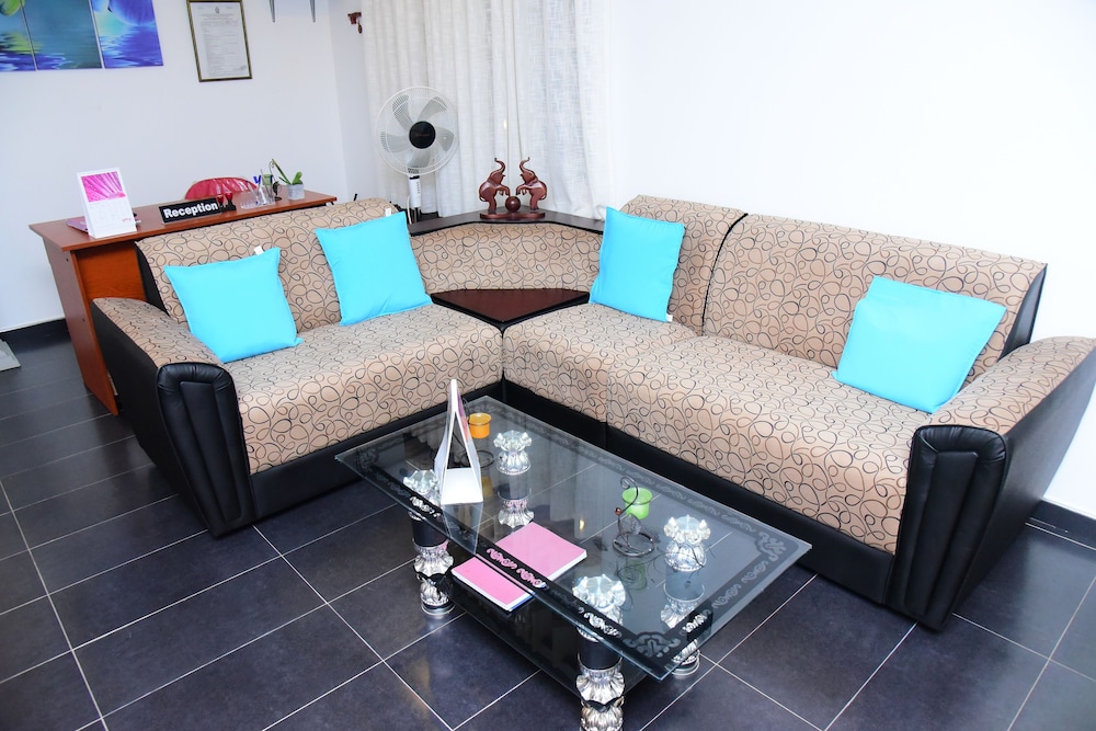 White Villa Airport Transit Hotel 24/45