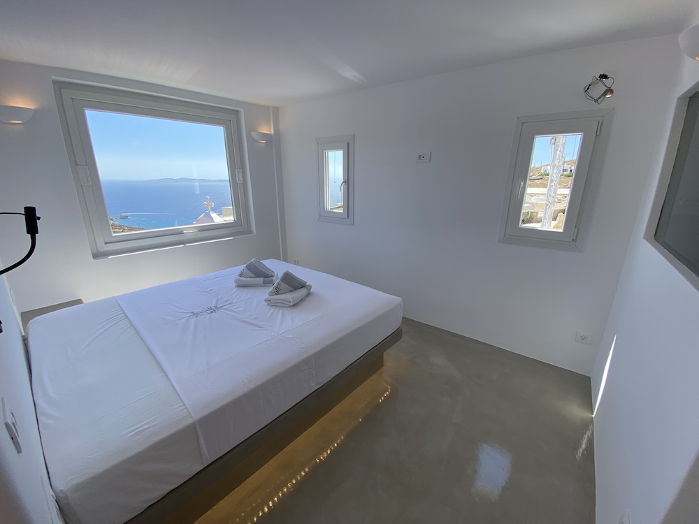 Flaskos Suites 16/50