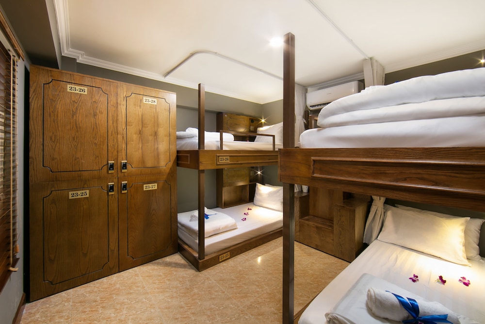 Little Charm Hanoi Hostel 38/39