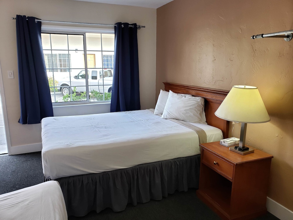 Motel6 Santa Cruz, CA photo2