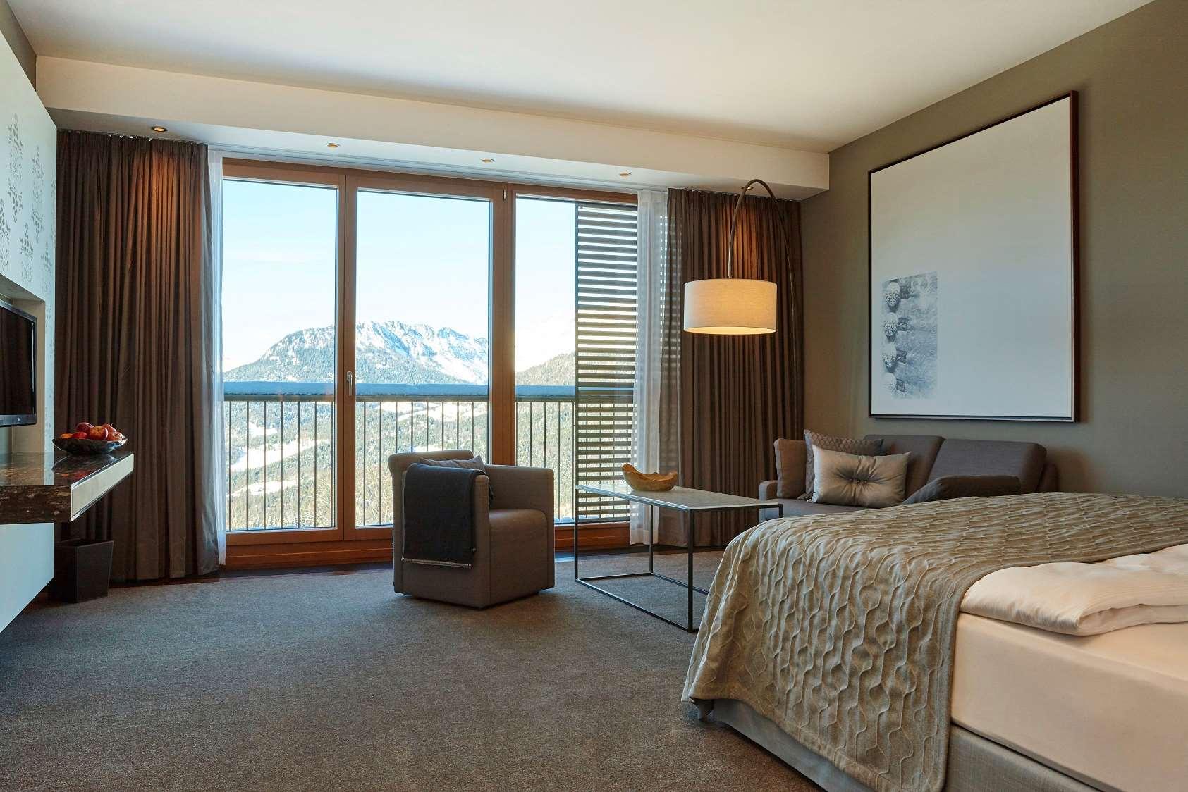 Deluxe, Double or Twin Bed