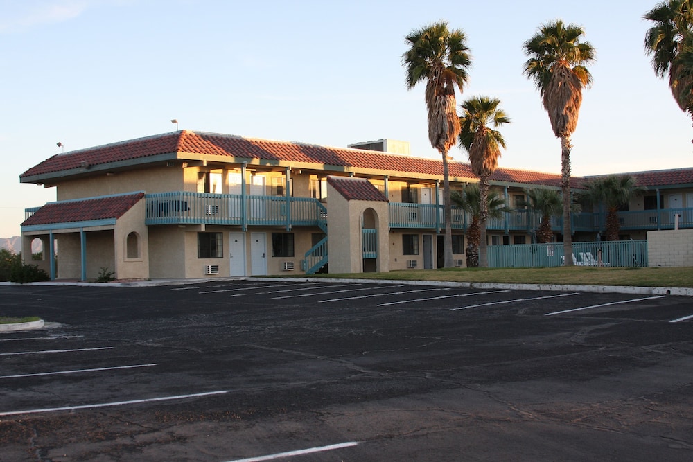 Days Inn & Suites By Wyndham Needles 2/30