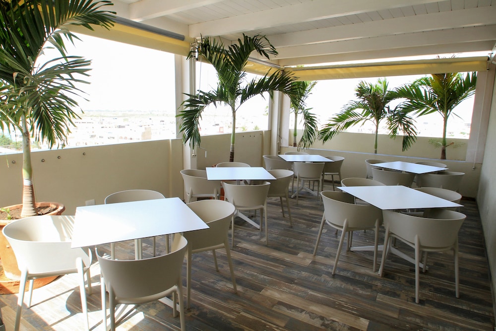 Hotel International Dakar 36/44