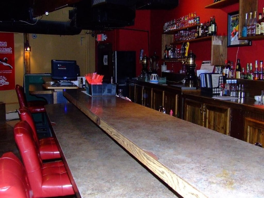 Yukon Inn 48/52