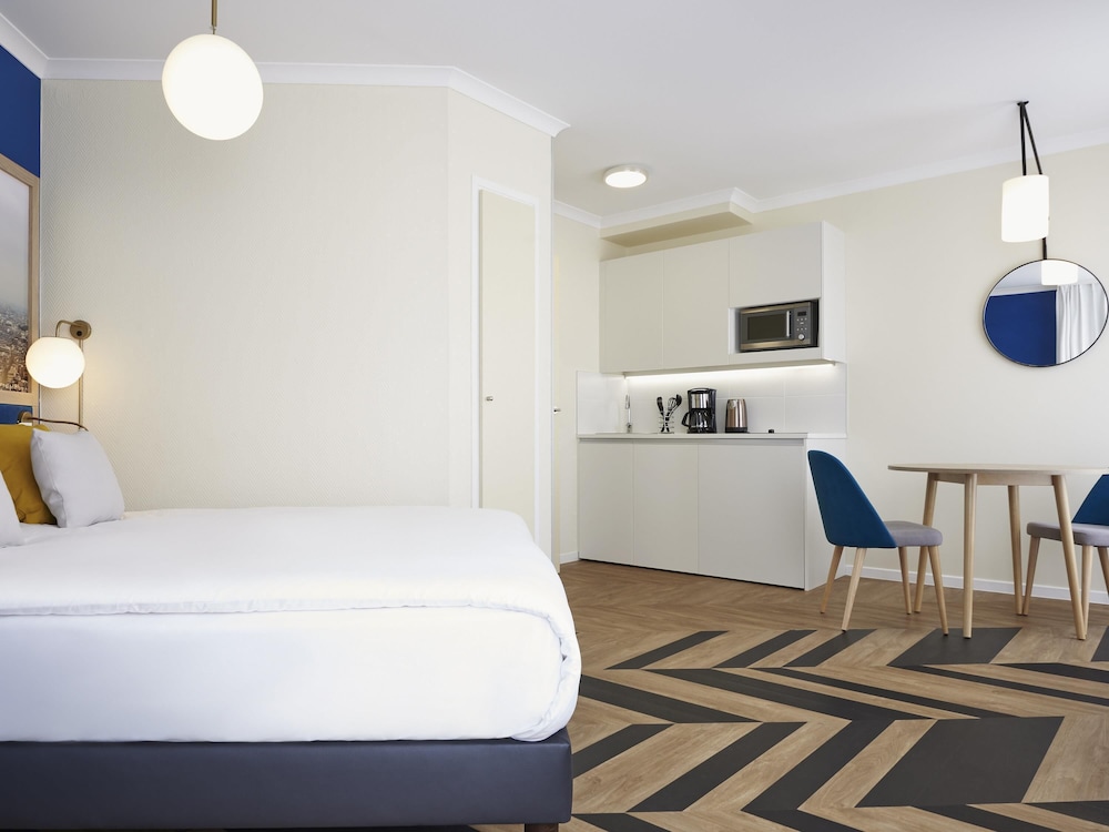 STUDIO, DOUBLE BED