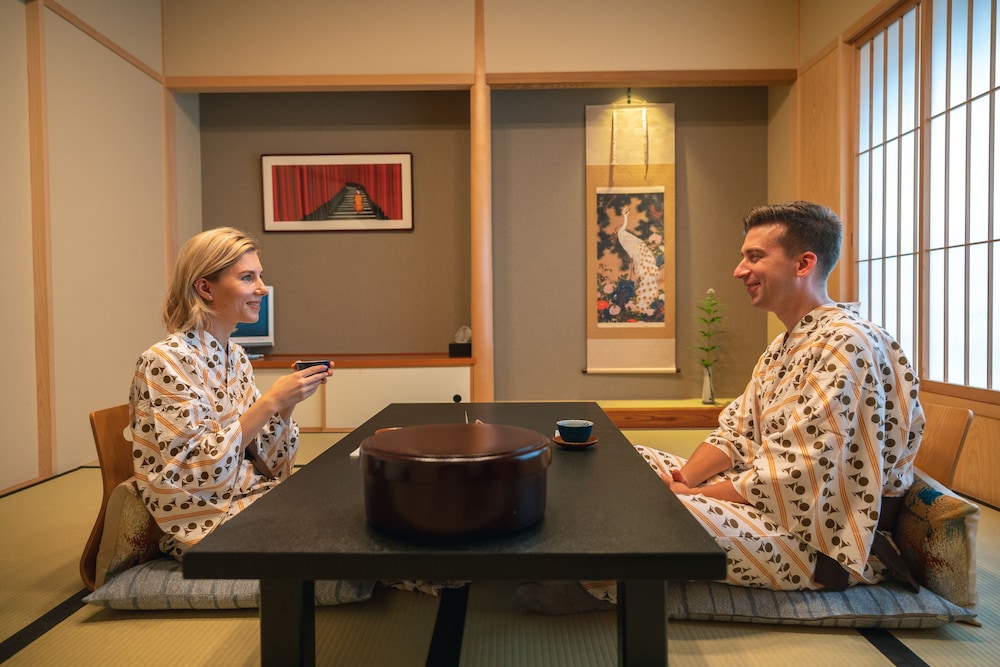 NISHIYAMA RYOKAN 10/46