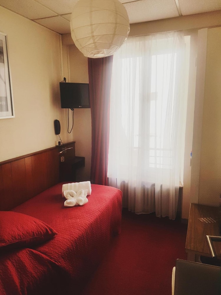 Azurene Royal Hotel 24/67