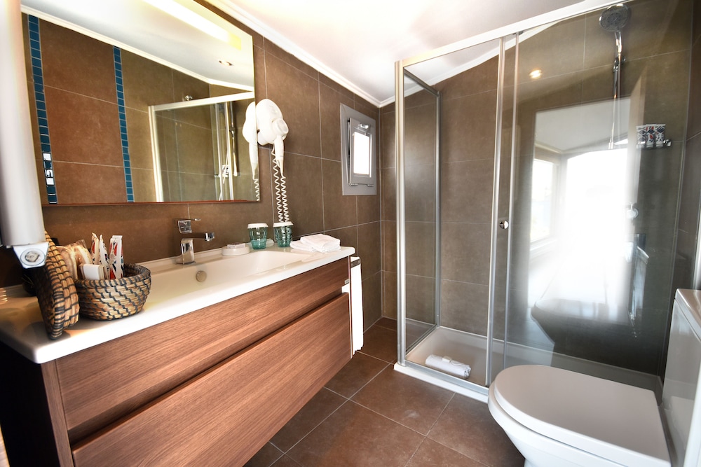 ELANAZ HOTEL 48/50