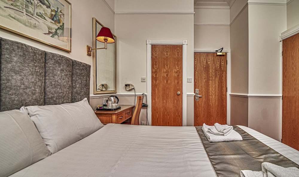 Hyde Park Radnor Hotel 23/40