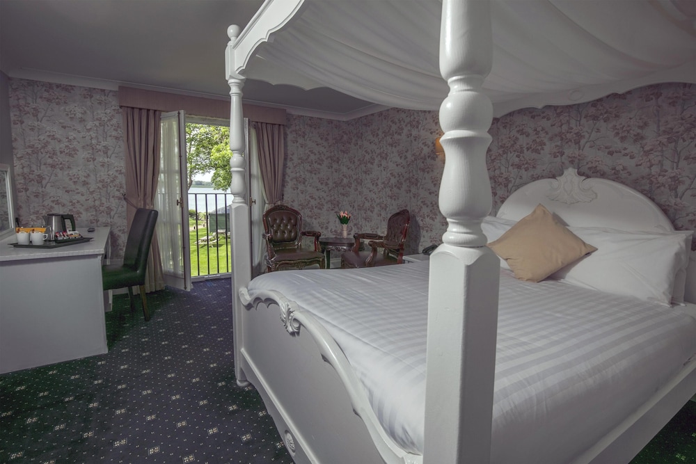 Canopy, Standard, Double Bed