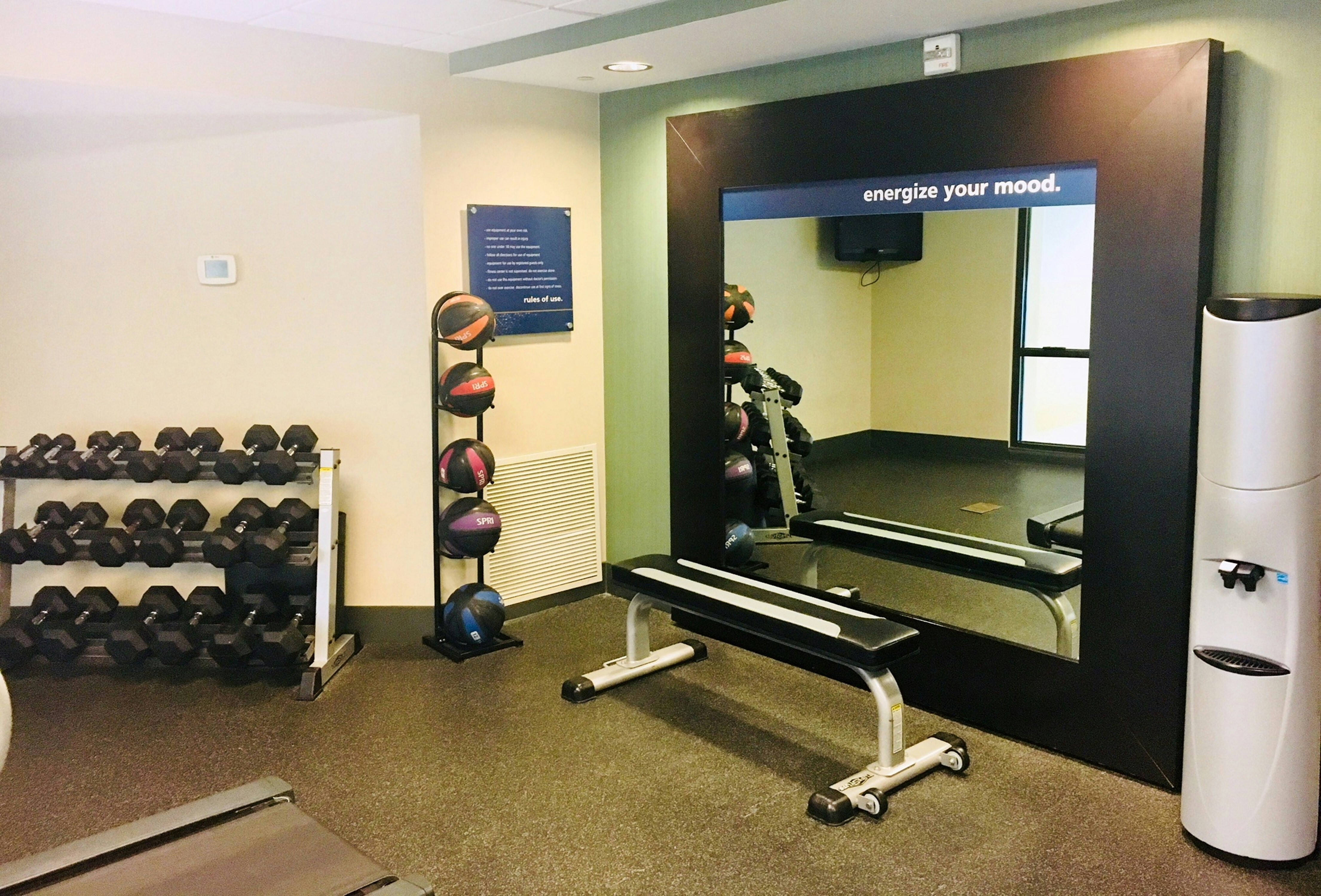Hampton Inn Suites Chesapeake Battlefield Boulevard 8/23
