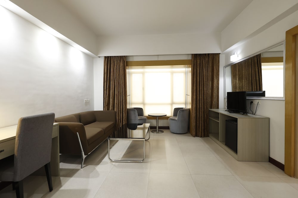 Aristocrat Hotel 27/40