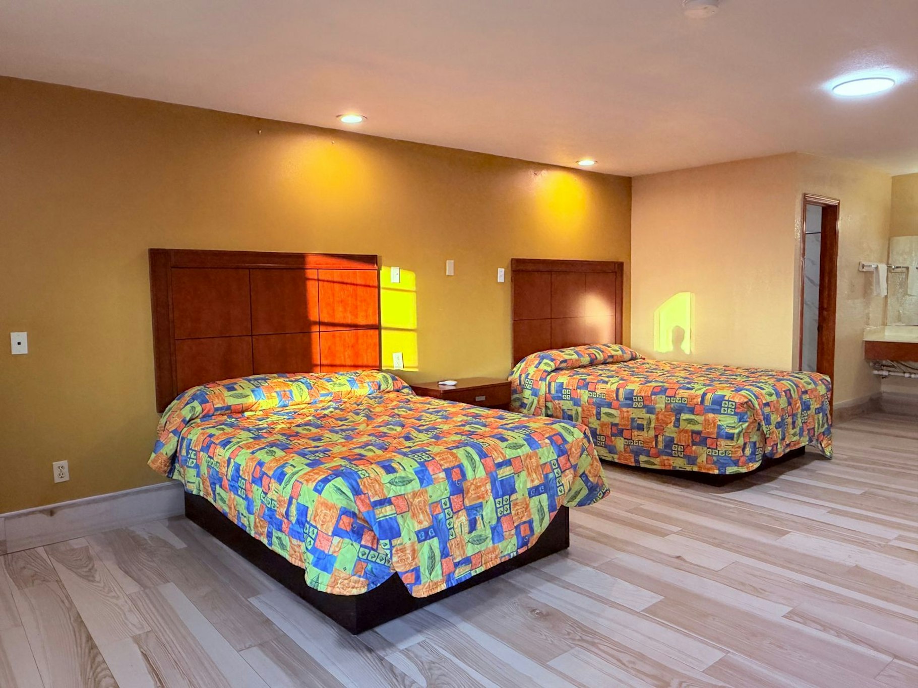 Aloha Inn McAllen Airport near Medical center Tx 15/40