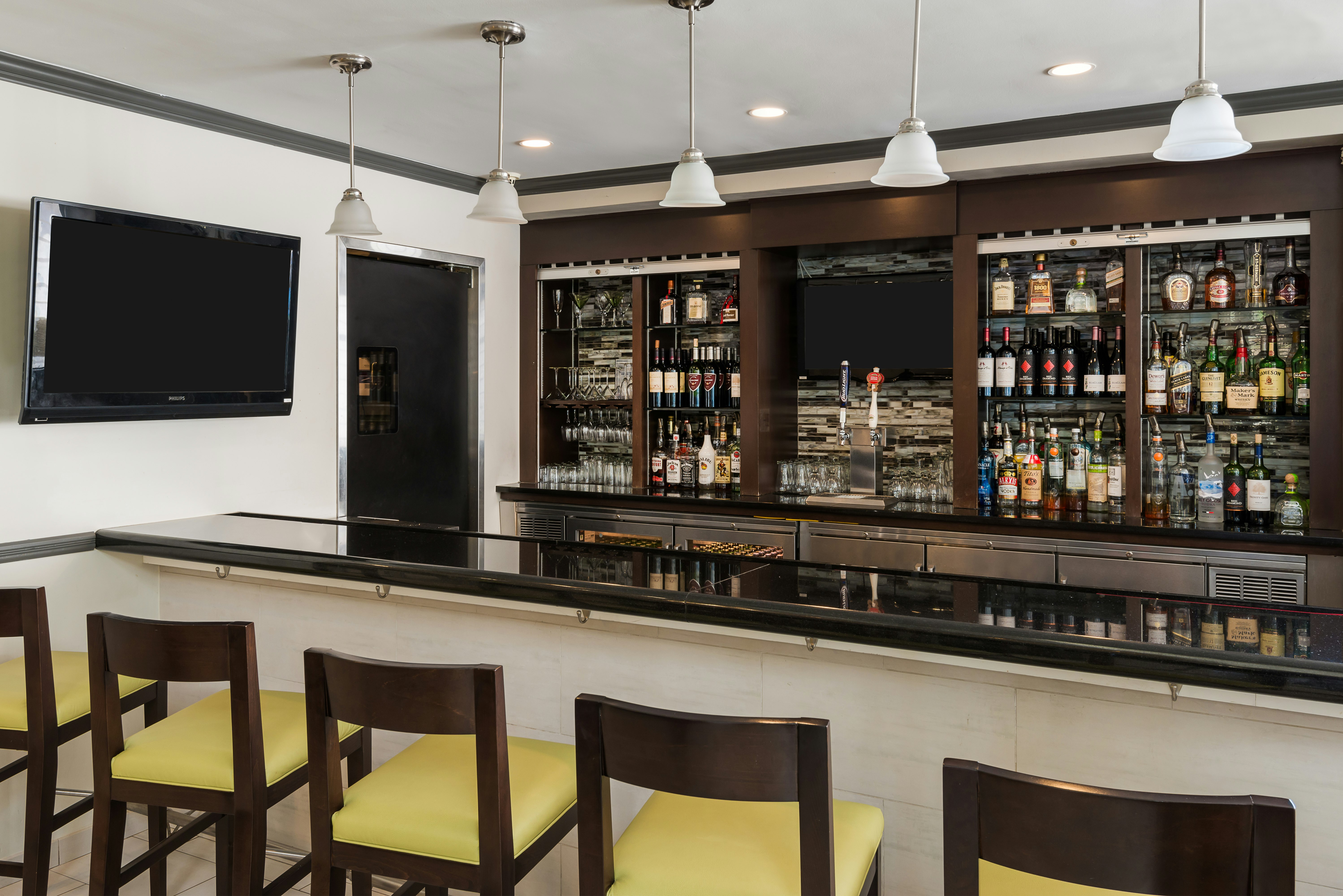 Hilton Garden Inn Westbury 16/25