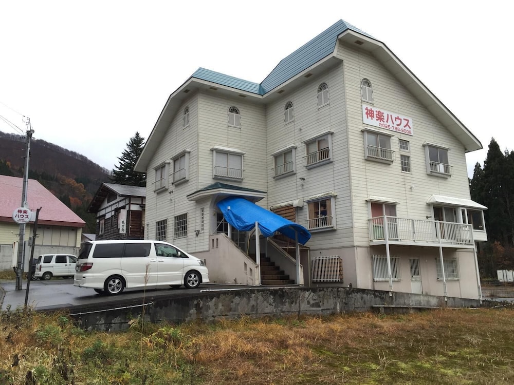 Kagura House 3/66