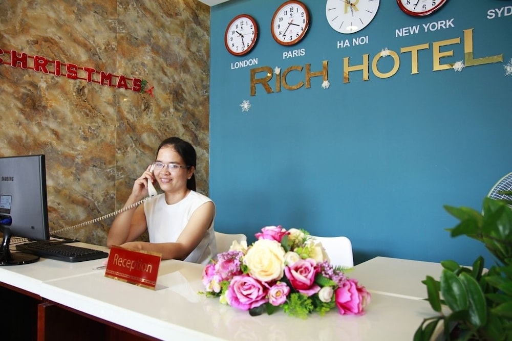 Rich Hotel 3/49