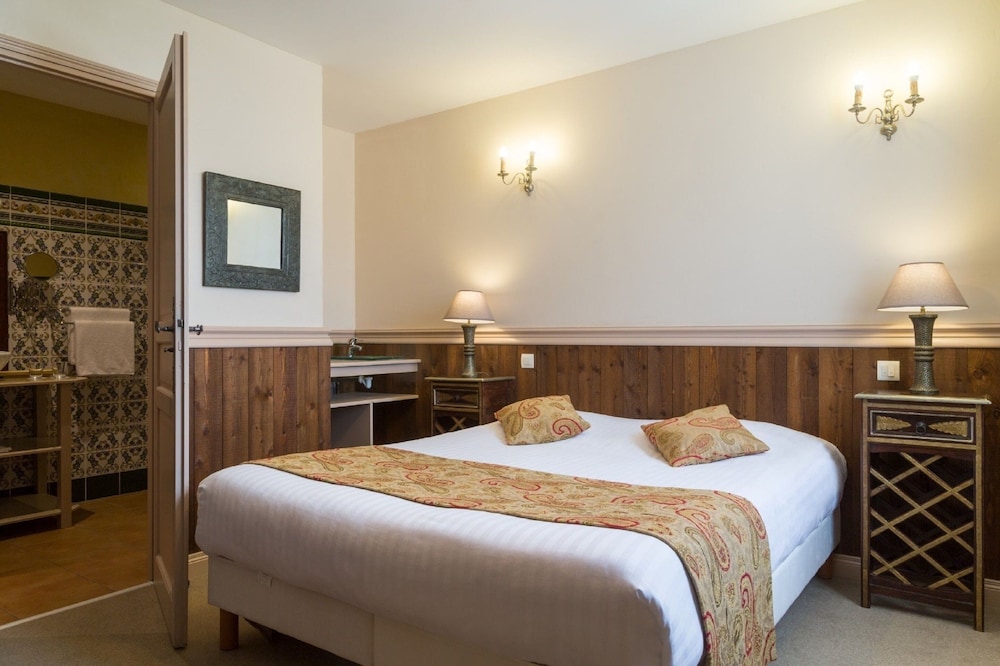 Hotel the Originals Domaine Des Thomeaux 11/50