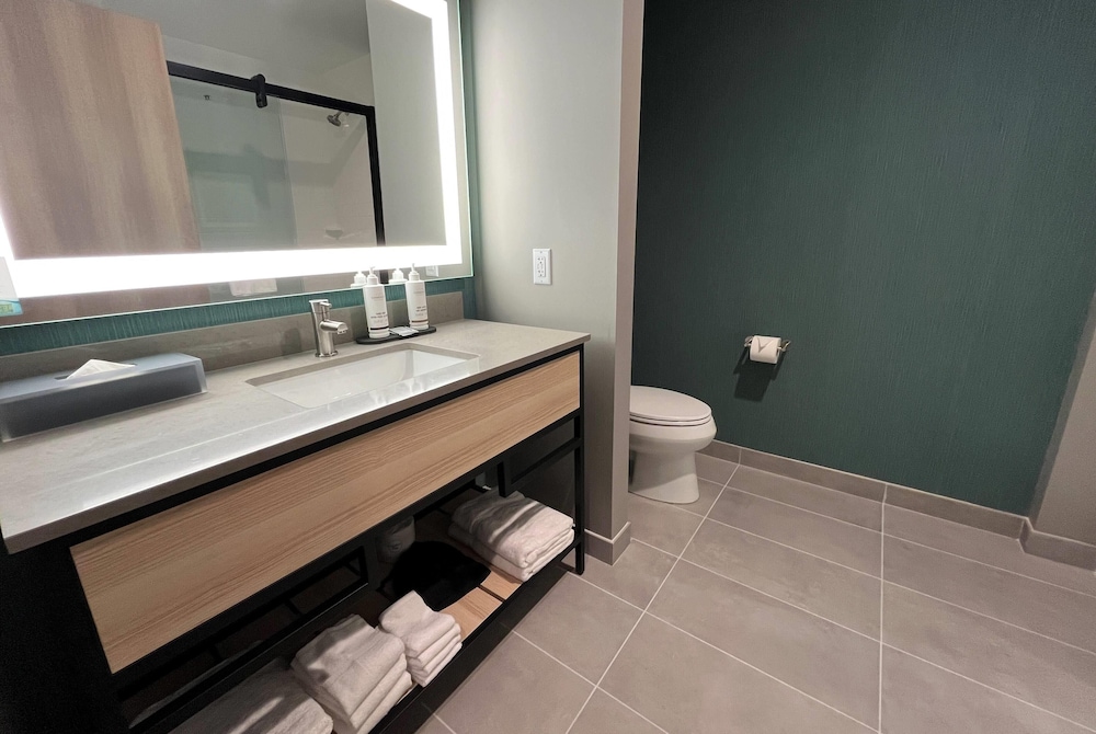 La Quinta Inn and Suites by Wyndham Leavenworth 60/60
