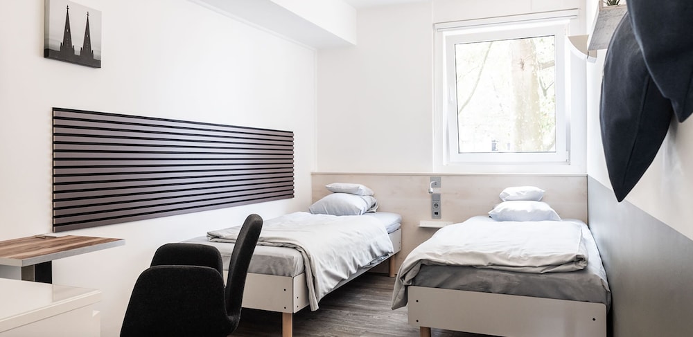 MEDIUM, COMFORT, TWIN BEDS