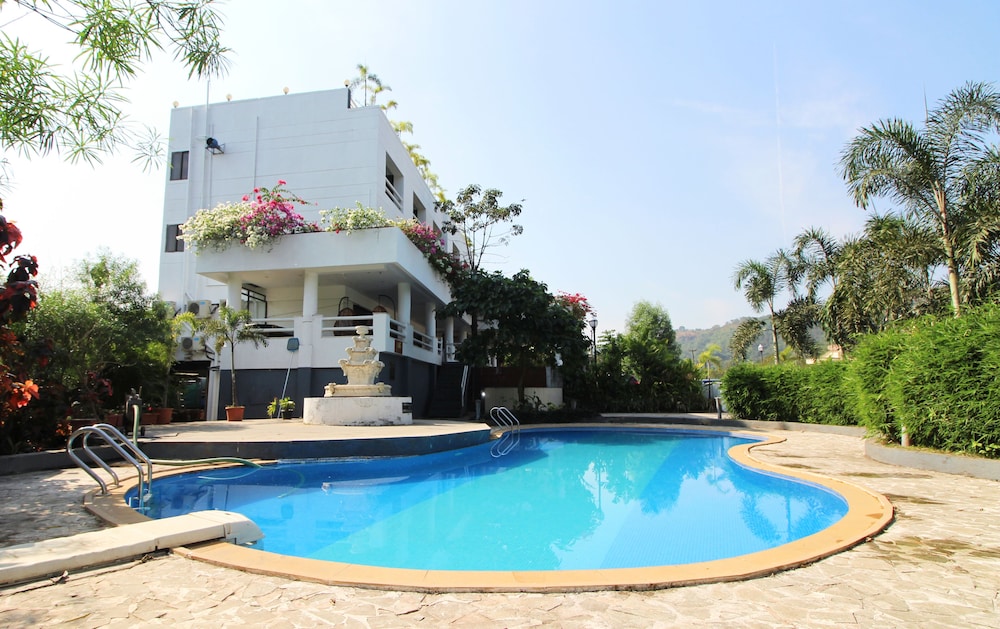 Hotel Reemz 30/32