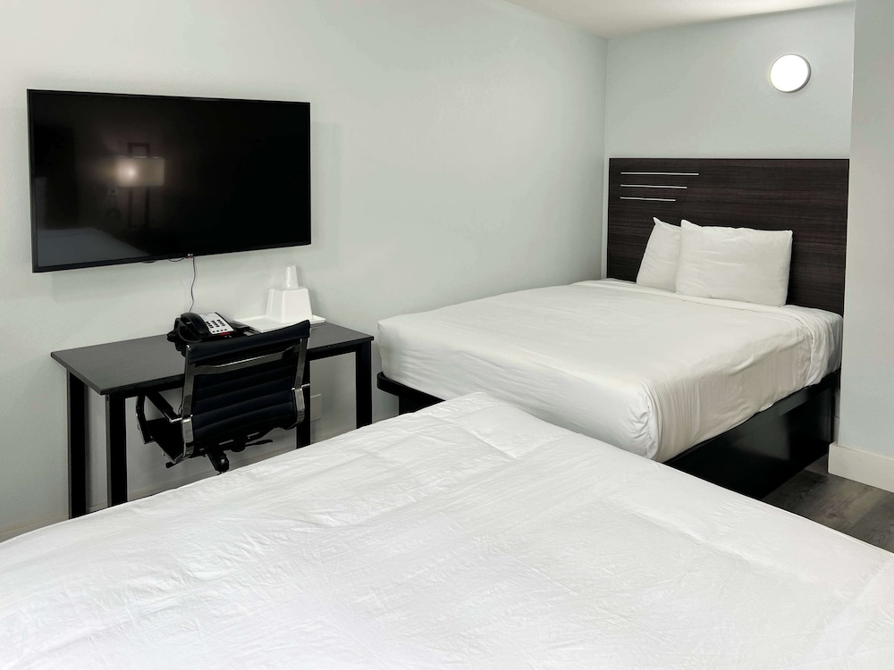 Motel6 Santa Cruz, CA 30/56
