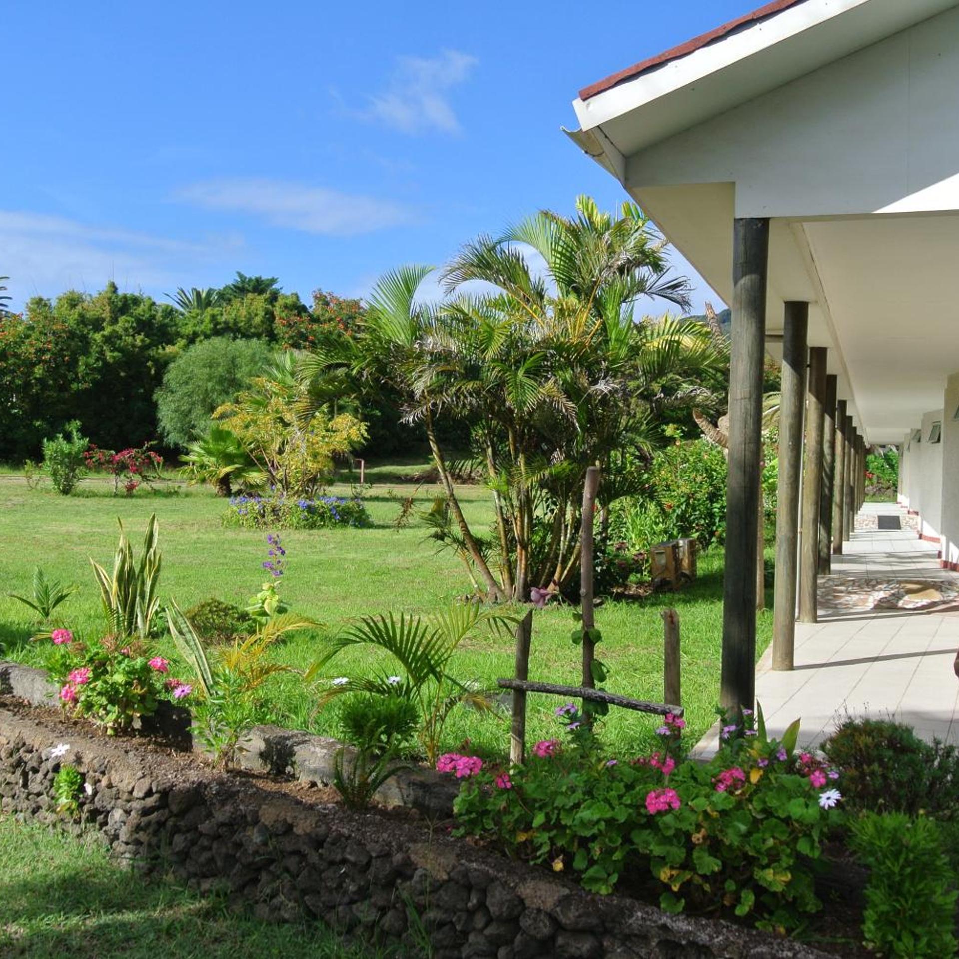 IORANA HOTEL 25/34