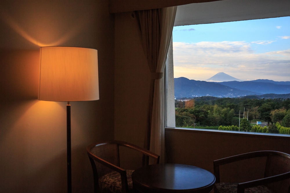 SOUTHERN CROSS RESORT 31/68