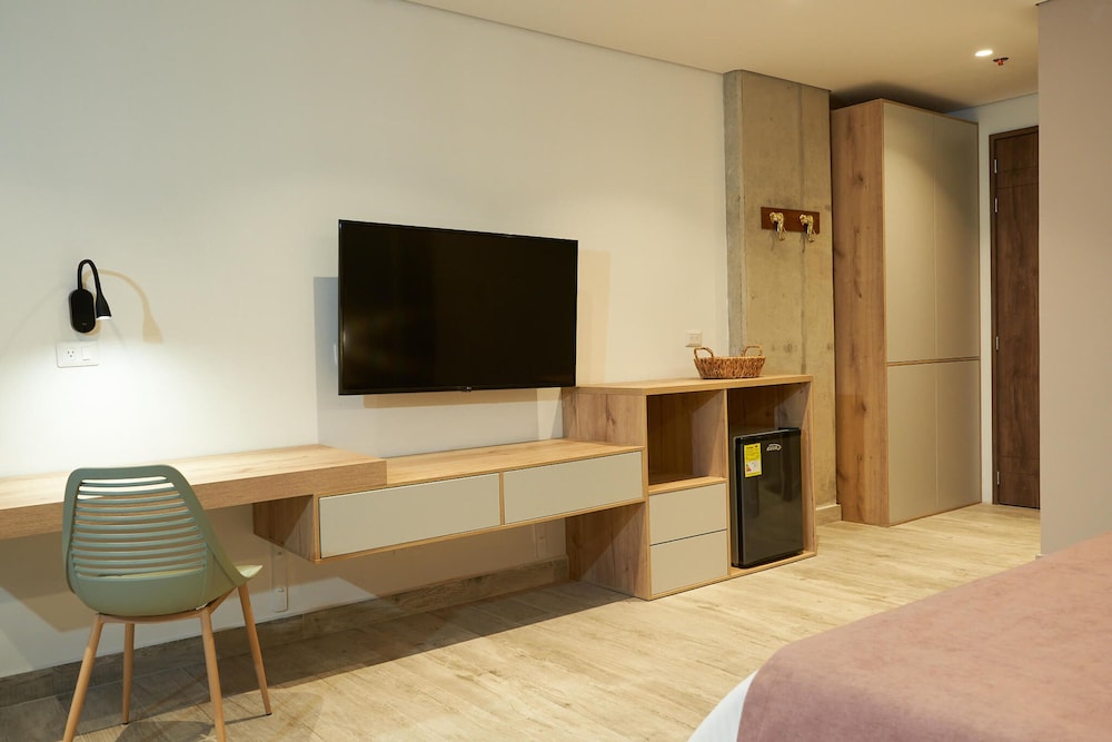 Eutopiq Hotel 55/58