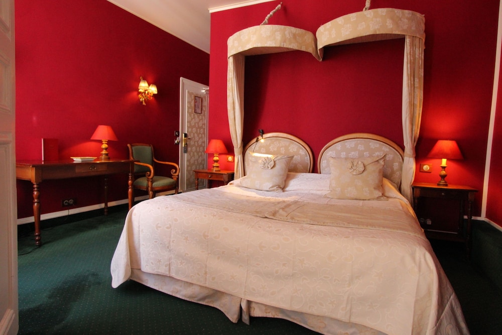 HOTEL DE LA BRETONNERIE 40/86
