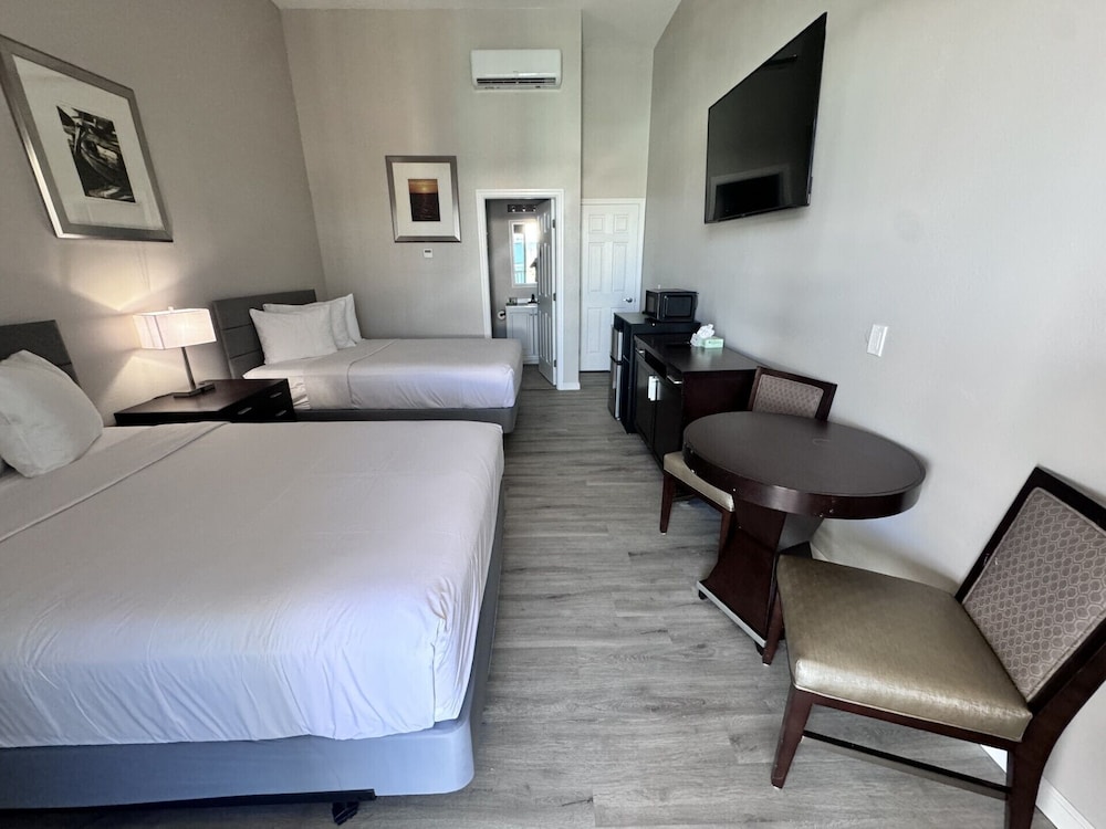 John's Pass Hotel 9/34