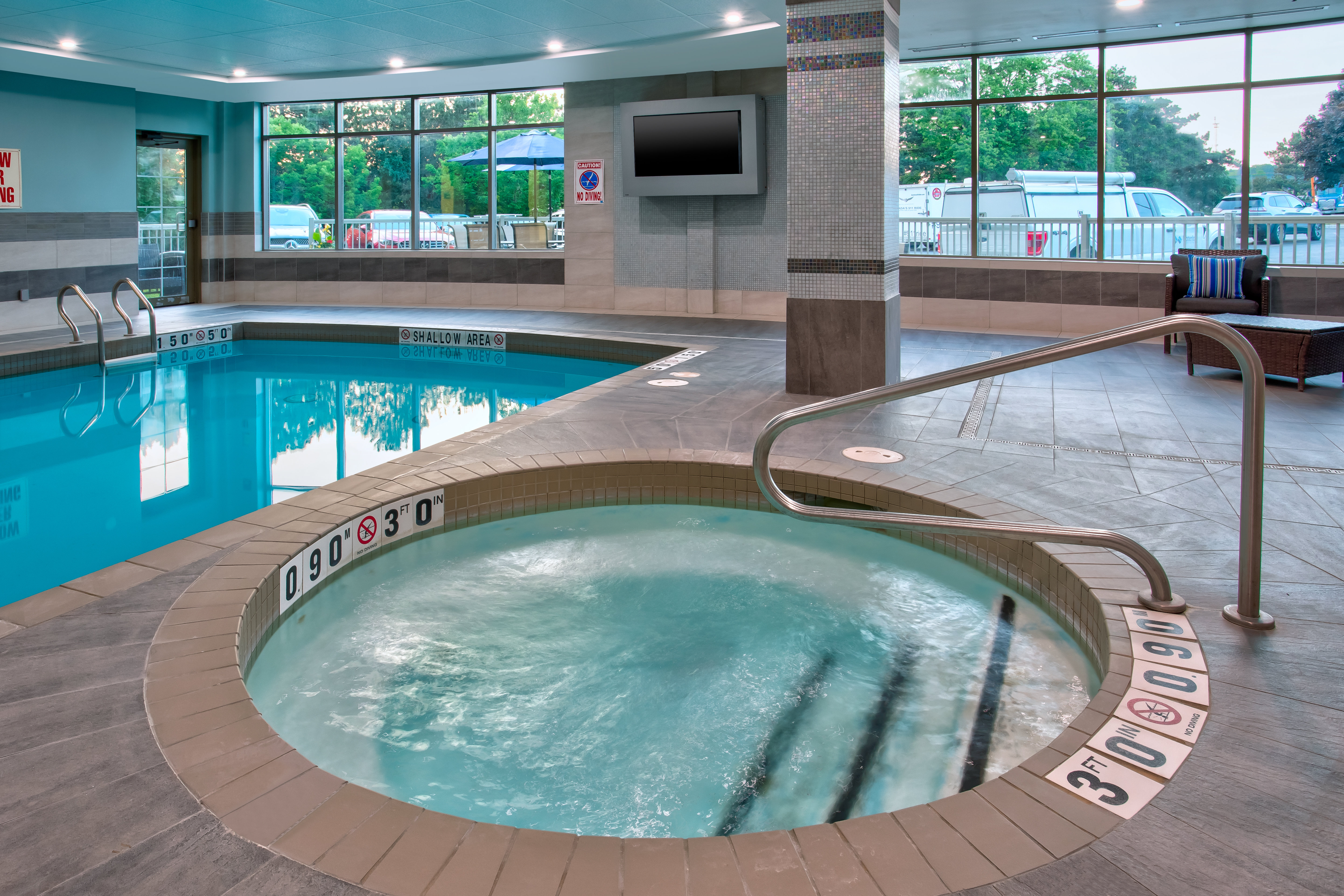 Holiday Inn Express Hotel Suites Kingston 39/72