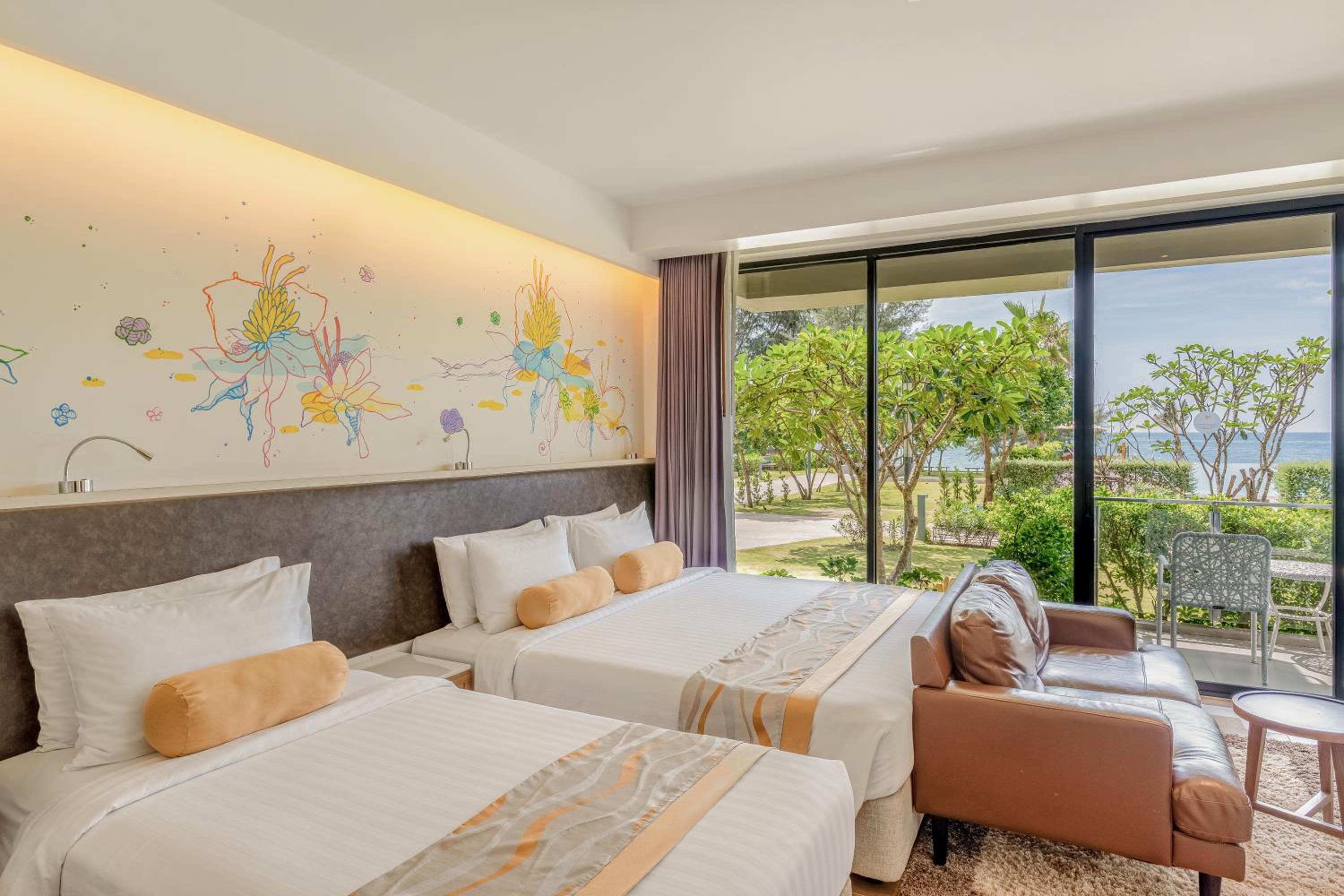 Premier, Pool Access