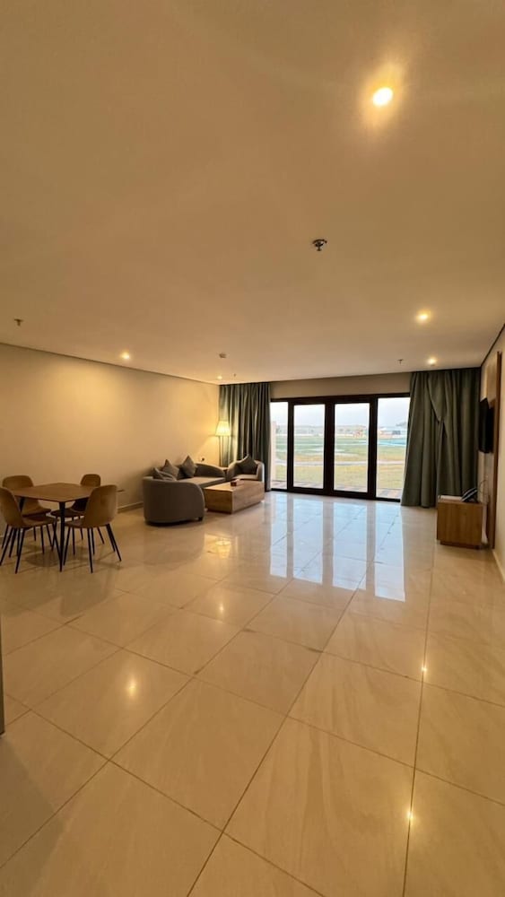 فندق كونتينينت العقير(Continent Hotel Al Uqayr) 30/35