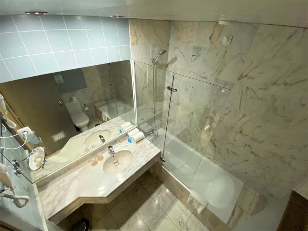 Apulia Praia Hotel 45/50