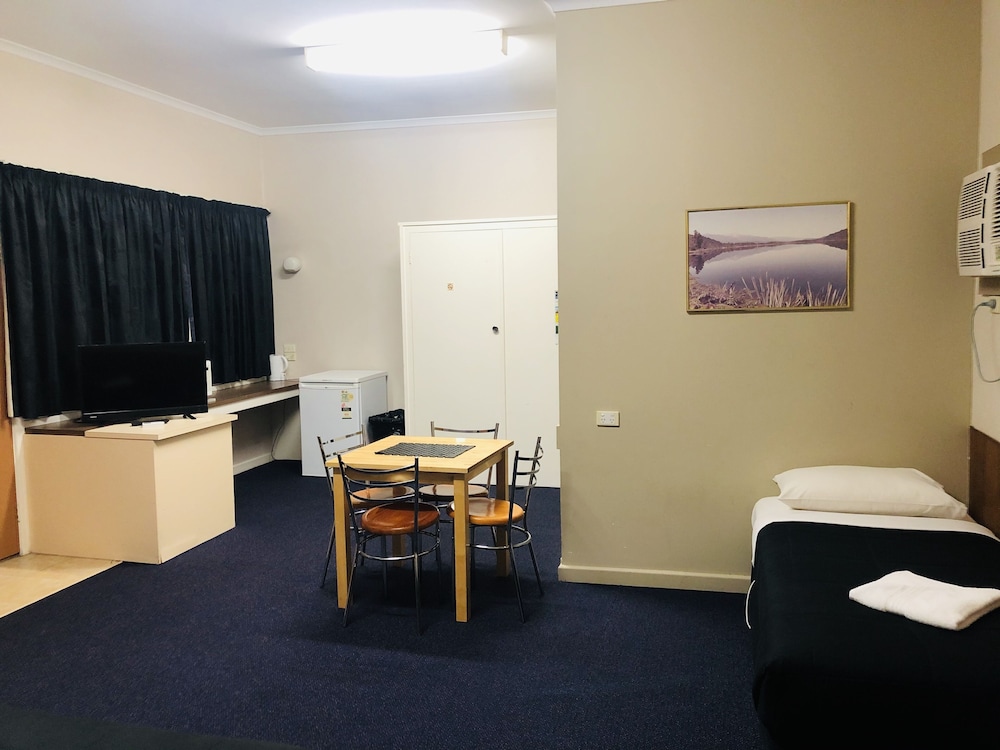 Horsham Motel 26/38