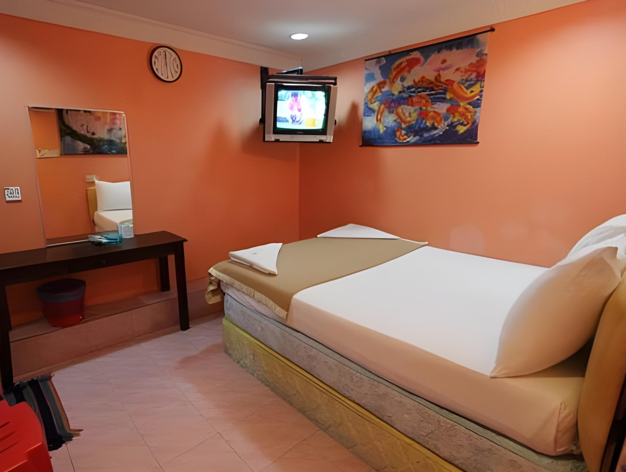 NEW WAVE HOTEL SDN BHD MEDAN 8/19