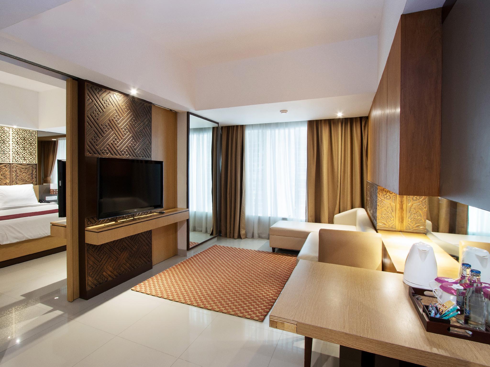Beach, Suite, King Bed, Sofa, Balcony